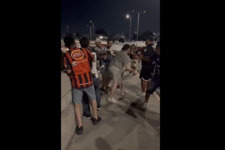 Aficionados de Rayados reinciden en actos de violencia afuera del Estadio BBVA tras la derrota ante Cruz Azul
