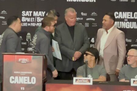 ‘Canelo’ Álvarez y Óscar de la Hoya intercambian insultos y casi llegan a los golpes en una conferencia