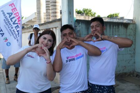 Fernanda Alvear se Compromete a regresar la Paz en Puerto Morelos