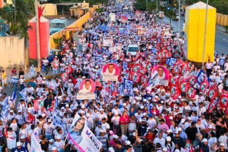 EL PAN MUESTRA EL MÚSCULO EN MEGA CAMINATA DE LILI CAMPOS