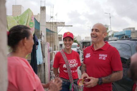 Hugo Alday propone medidas para apoyar a mujeres jefas de familia y trabajadoras en su campaña por la reelección