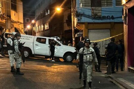 Sujetos armados disparan contra un bar del Zócalo del Cuernavaca