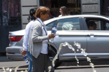 Temperaturas superiores a 40 grados afectarán a 17 estados; frente frío 50 traerá alivio en el norte y noreste
