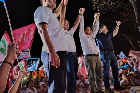 Cozumel reftenda su apoyo a Alberto Quian para que sea el diputado ppr el distrito 01 electoral