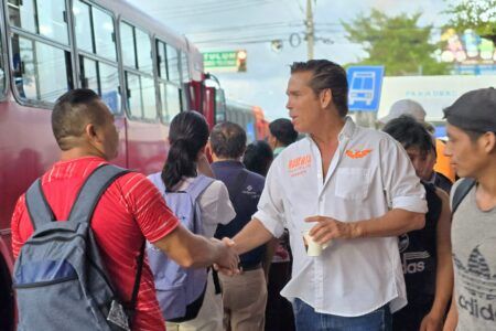 Se compromete Roberto Palazuelos a legislar en favor de las mujeres