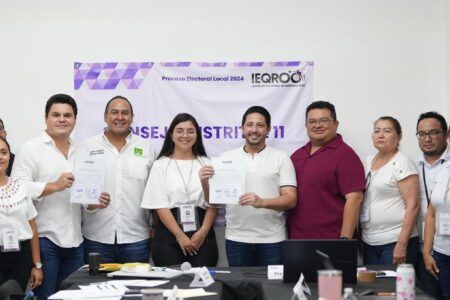 Recibe Renán Sánchez, constancia como diputado electo del Distrito 11 en Quintana Roo