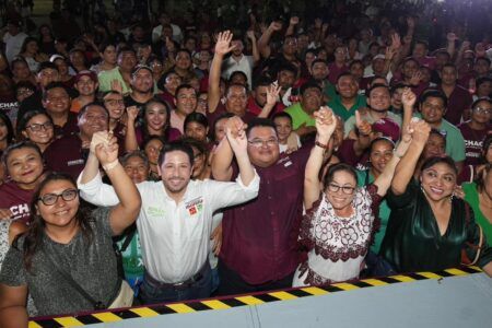 Celebra Renán Sánchez Tajonar la ‘Victoria del Pueblo’ en Cozumel