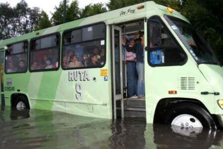 Las lluvias persistirán en casi todo el país hasta la madrugada del miércoles