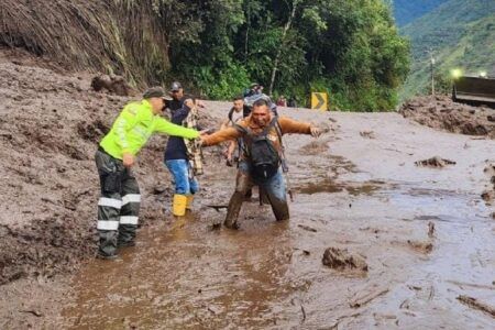 Deslizamiento de tierra en Ecuador deja al menos seis muertos