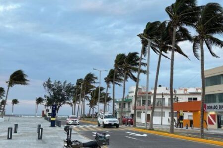 Mantiene 20% de probalidad el ciclón Berly en el Golfo de México, hoy 25 de junio