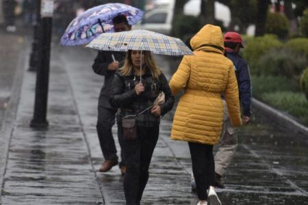 ONDA TROPICAL 4: ¿En qué estados sorprenderán con intensas lluvias este martes 25 de junio?