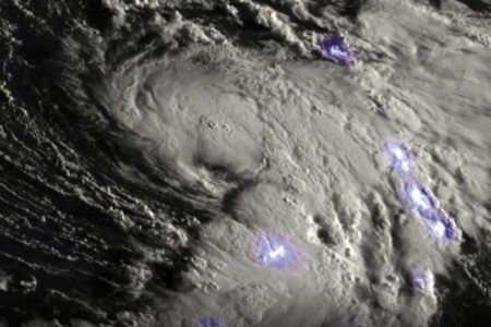 El fenómeno puede generar en ciclón tropical Alberto y afectará Quintana Roo