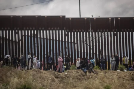 Anuncia Biden orden que “cierra” la frontera y restringe el asilo