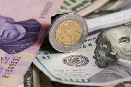 Poco a poco… se empieza a recuperar las 19 unidades por dólar tras la inflación en EU
