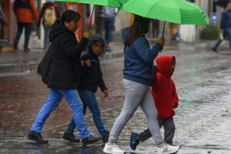 Prevén que arranque la semana con lluvias fuertes, rachas de viento y granizo en el noreste del país