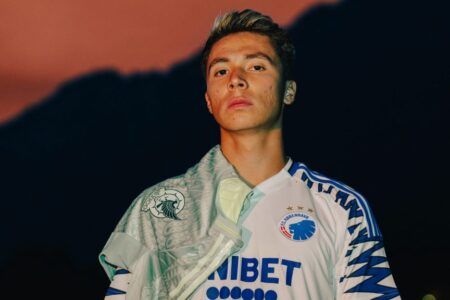 El mexicano Rodrigo Huescas, demandado por Cruz Azul, es presentado como jugador del FC Copenhaguen
