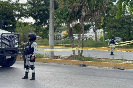 Muere una persona frente al Hospital General de Cancún
