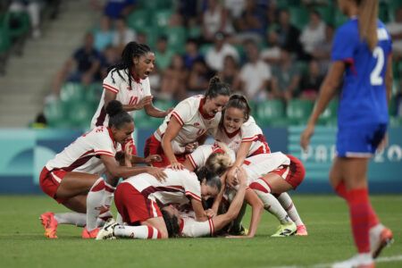 La apelación de la selección femenil de Canadá no procede y debe cumplir con la sanción de seis puntos menos por espionaje