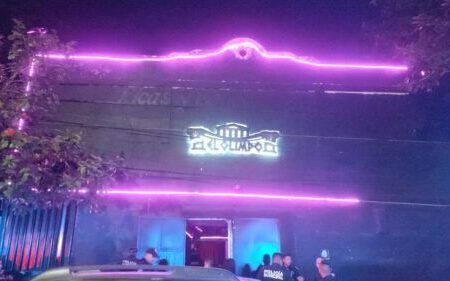 Aprehenden tres sujetos por violentar sellos de un bar clausurado