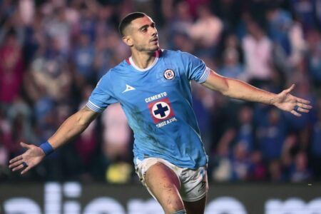 ¡Intratable! Cruz Azul golea a Xolos con doblete del griego Giakoumakis