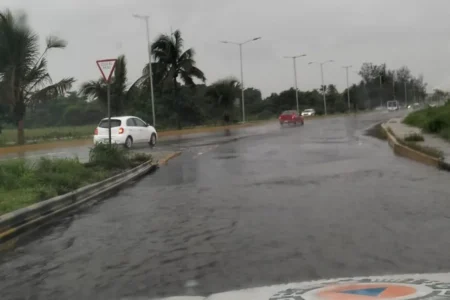 Fuertes lluvias inundan la zona conurbada Veracruz