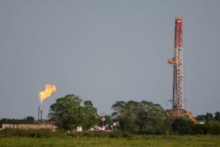 Descubren pozo petrolífero en el Golfo de México con potencial de 400 millones de barriles