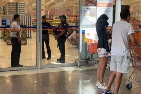 Atienden de forma rápida y eficiente corto circuito en plaza comercial