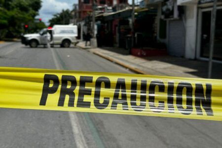 Sujetos armados atacan una barbería dejando dos muertos y cuatro heridos