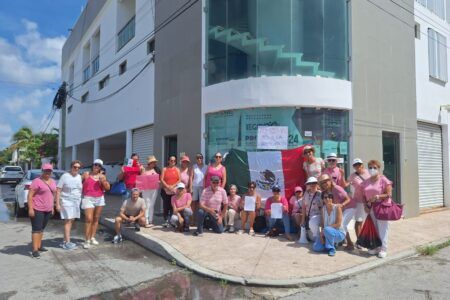 Manifestación en Playa del Carmen contra la sobre representación en la Cámara de Diputados