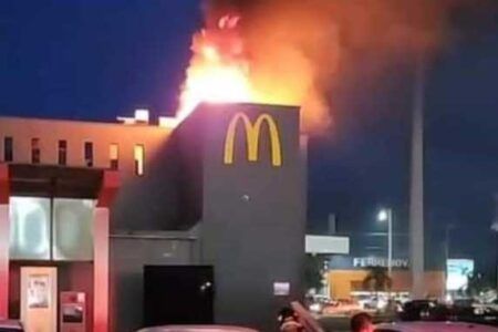 Incendio en Sucursal de McDonald’s en Plaza Las Américas de Chetumal