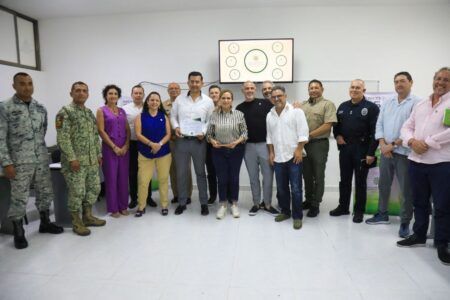Lili Campos recibió reconocimiento por ardua labor en seguridad