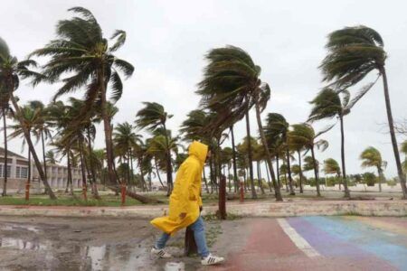 Se esperan lluvias muy fuertes en 10 estados en las próximas horas por la tormenta tropical “Fabio” y otros fenómenos meteorológicos