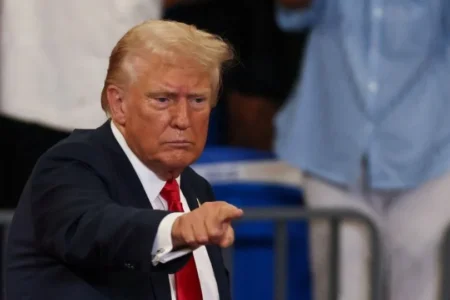 Juez rechaza tercer intento de Trump para apartarlo del juicio en su contra por el caso Stormy Daniels