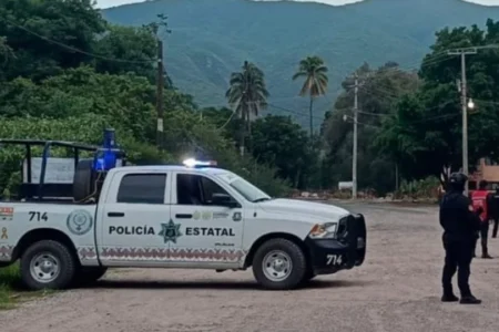 Lanzan artefacto explosivo contra un cuartel de la policía estatal en Acapulco