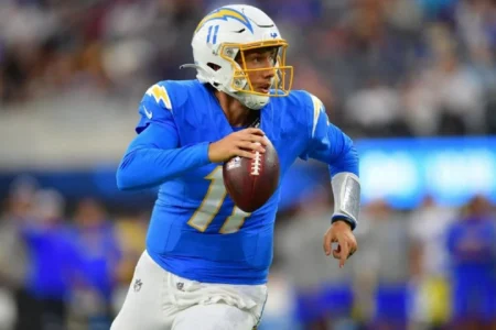 Chargers ‘cortan’ al mexicano Luis Pérez de cara al arranque de la temporada de la NFL