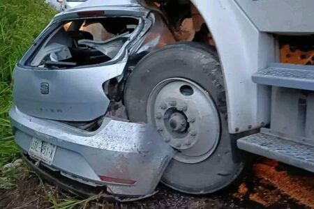 Trágico accidente en la carretera José María Morelos–Polyuc deja dos fallecidos