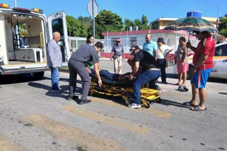 Funcionaria de salud atropella a motociclista en la capital del estado