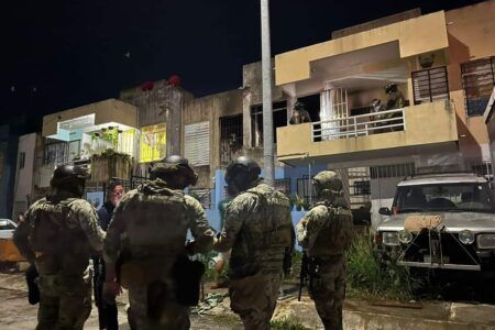 Explosión de tanque de gas deja a hombre con graves quemaduras y a menor intoxicado por humo en Vista Real