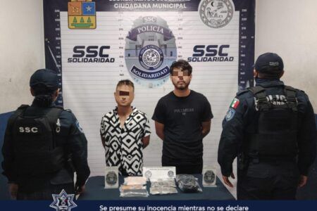 Detiene a dos sujetos y asegura posible marihuana en la colonia Centro
