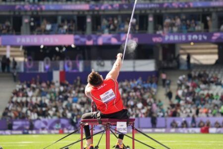 Edgar Fuentes obtiene medalla de plata en lanzamiento de jabalina en París 2024