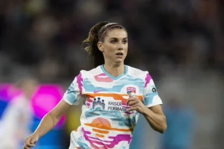 Alex Morgan, legendaria delantera de la selección femenil de EU, anuncia su retiro