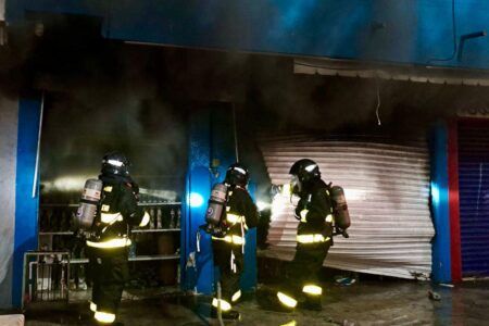Incendio en local de productos esotéricos en la colonia Colosio deja solo daños materiales
