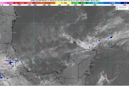 Quintana Roo con cielo parcialmente nublado y chubascos aislados