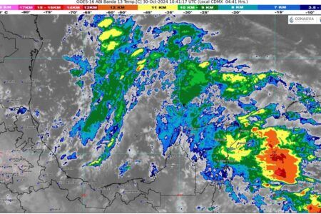 Onda Tropical 30 afectará a la Península de Yucatán con fuertes lluvias