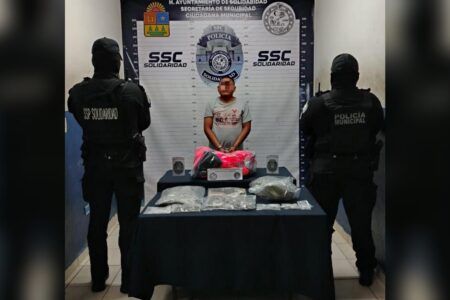 La Policía Municipal de Solidaridad detiene a sujeto y asegura droga y arma de fuego en Villas del Sol