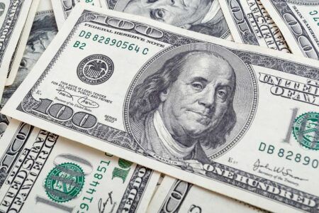 El peso mexicano retrocede tras tres sesiones de ganancias; dólar se cotiza en 19.54 unidades