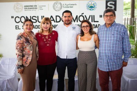 Inauguran jornada del Consulado Móvil de El Salvador en Playa del Carmen