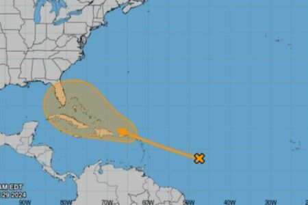 Posible formación de depresión tropical en el Atlántico, informa el Centro Nacional de Huracanes