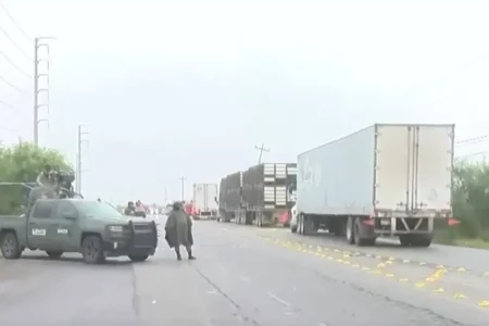 Tres presuntos criminales mueren y tres policías resultan heridos tras enfrentamiento en Nuevo León