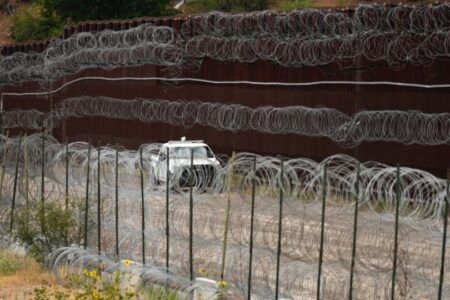 Gobierno de Biden endurece las restricciones al asilo en su frontera con México